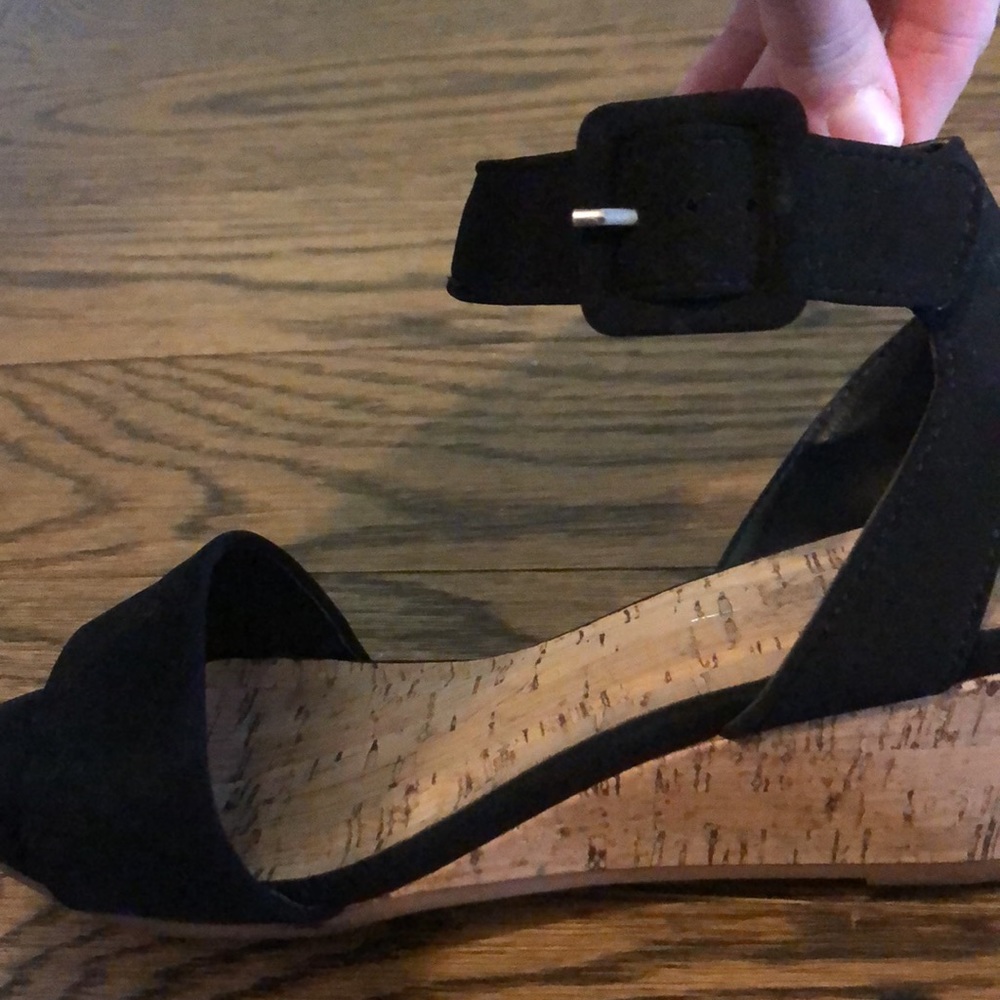 Sandals - Picture 4 of 4